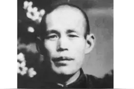 1934年，一货郎救下2000名红军，政府51年后才找到他，结局如何？图片