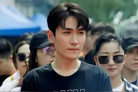 《叛逆者》今日官宣该剧朱一龙和童瑶领衔主演！谍海起风云图片