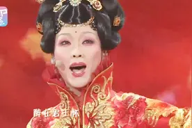 比李玉刚还妖！因一首《小了白了兔》大火抖音，真的是男孩？视频封面