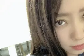 小说：这么冷艳的一个美女图片