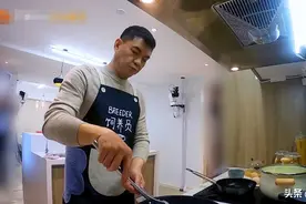 秦海璐赖床不起，王新军包揽家务贴身伺候，结婚7年被宠成公主图片