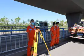 石家庄：雷达探测助力道路隐患排查 路桥精细化管理保障城市“动脉”畅通图片