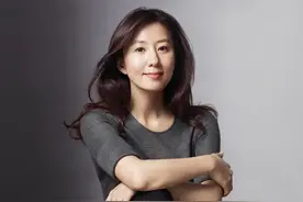 组图：53岁的美丽姐姐《夫妻的世界》主演金喜爱写真大片图片