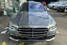 这设计才是宝马7系对手！奔驰S400实车，大屏和亚洲龙撞衫图片