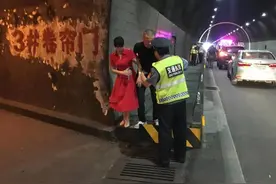 漳州云霄大步山隧道内发生一起两车追尾事故图片
