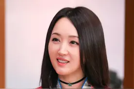 花容月貌、歌声动人的甜歌女王，醉倒亿万男人的杨钰莹，依旧单身图片
