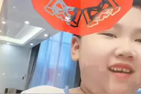 郭德纲小儿子又胖了？长相像哥哥郭麒麟，意外暴露张云雷三层豪宅图片