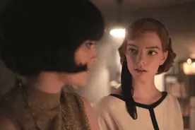 NETFLIX《后翼弃兵》女主角服饰60年代时尚元素全上身图片