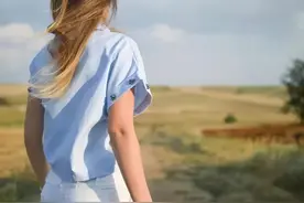 远嫁女人哭诉：“我不想回婆家过年，今年不让我回娘家就离婚吧”图片