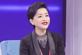杨澜的美不止在于皮，更在于骨，从内而外散发气质，穿搭很讲究图片