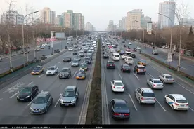 好多新手司机都这么开自动挡，真是个大问题图片