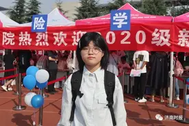 济南一高校迎15岁大一新生，4岁就上小学图片