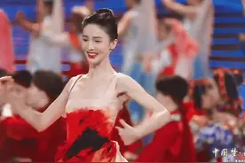 央视国庆晚会共11位女明星，全员30岁以上，收视率断层式第一图片