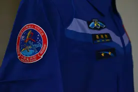 航天服、太空鞋 他们的“太空华服”出自东华大学图片
