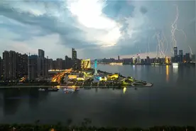 摄影师抓拍的闪电奇景，究竟有多震撼人心？图片