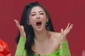 女明星大耳环造型——夏天必备小脸神器，回头率100%图片