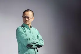 王兴的难题：股价腰斩，季度亏损34亿，反垄断处罚悬而未决图片