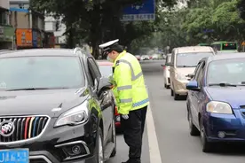 最高罚200元！柳州交警正严查此行为，与每个人有关，快自查！图片