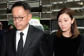 许晋亨抛弃赌王千金，迎娶港姐李嘉欣，400亿家产一毛也得不到？图片