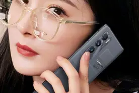 真我Realme GT推出大师版：行李箱成外观设计灵感，骁龙888旗舰图片