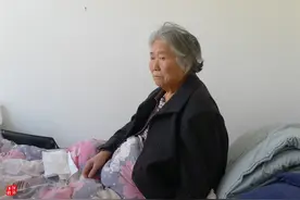 山村老两口靠玉米面发糕度命，每月数百元收入买不来吃的，咋回事图片