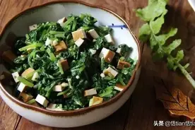 做法超简单的凉拌菜来了，爽口又美味，炎热的夏天餐桌必备图片