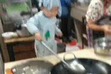 爆笑GIF动图：不洗澡的好处图片