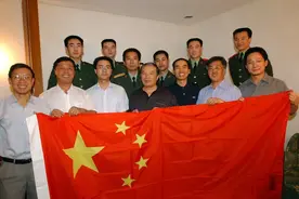 席栓柱：给孙必干大使当警卫——中国武警，幕后的英雄图片