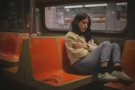 等不到的晚安，就早点睡吧图片