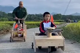 超拉风！木工爷爷给孙子打造国庆坦克车图片