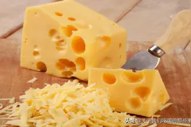 西餐中的芝士是啥东西？用什么做的？和黄油有啥不一样？涨知识了图片
