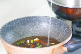 陈醋、白醋、香醋，吃哪种醋对身体健康最好？女性别选错了图片