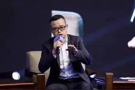 张轩松，福建人，19岁创业身家180亿，花52亿入股王健林的万达图片