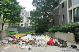 小区垃圾扰民，反映数次不见好图片