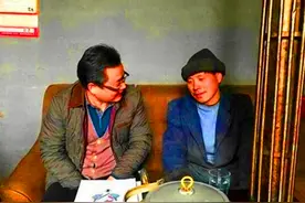 内蒙农民捡到辽国金牌，专家要求上交，他却熔成金手镯图片