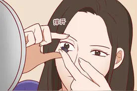 花了500元，女生差点弄瞎自己的眼睛，漫画揭露暴利的美瞳陷阱图片