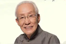 2018年，常宝华葬礼上，侯耀华带头鼓掌，为何长孙常远无动于衷？图片
