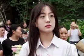 满天星小姐姐发飙，怒斥营销号无下限，分享自拍却被说成了富婆图片