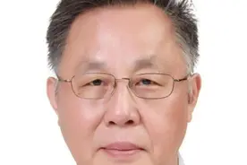 华人首位！刚刚加盟武大的教授，又当选国际院士，全球仅39人！图片