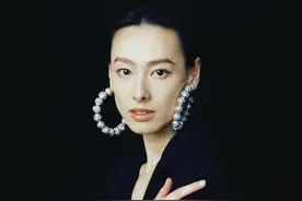 分手9年，32岁梁洛施私照惊艳：有钱有自由，你说她是豪门笑话？图片