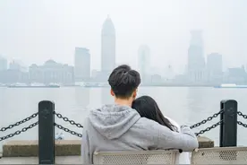 和男人在一起，高情商的相处方法是：不主动图片