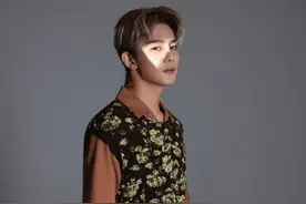 R1SE夏之光杂志大片图片