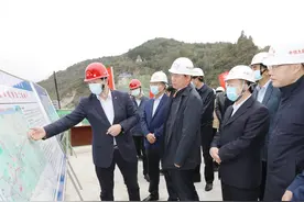 陕西安康：赵俊民武文罡调研西康高铁安康段建设情况图片