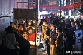 南宁休市70天夜市复市每晚限3000人 412个摊位隔周经营间隔1.8米图片