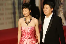 “岩女郎”袁立“特立独行”的人生，和她荒诞的情史图片