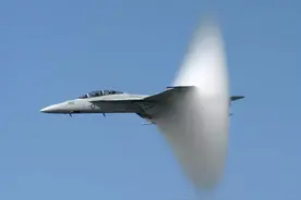 为什么经常听到空中有爆炸声？音爆云的杀伤力有多大？硬核科普图片