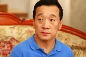 刘亚津：一路奋斗成笑星，娶平凡妻子，我是被丈母娘相中的女婿图片