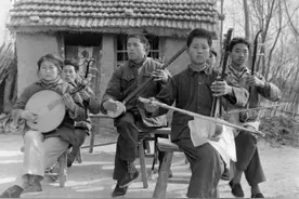 六七十年代，我们村里的文艺宣传队，竟然排了几个大戏图片