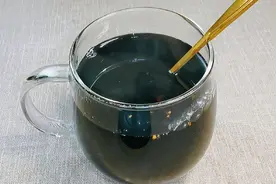 让你看起来年轻20岁的秘诀，桑椹六物茶，坚持喝连化妆品都省了图片