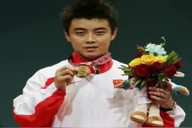 王皓，19岁世界排名前10，刘国梁说他国乒最传奇图片